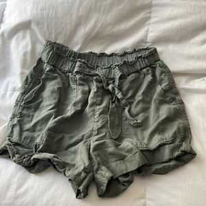 High-waisted military green shorts from Aerie!